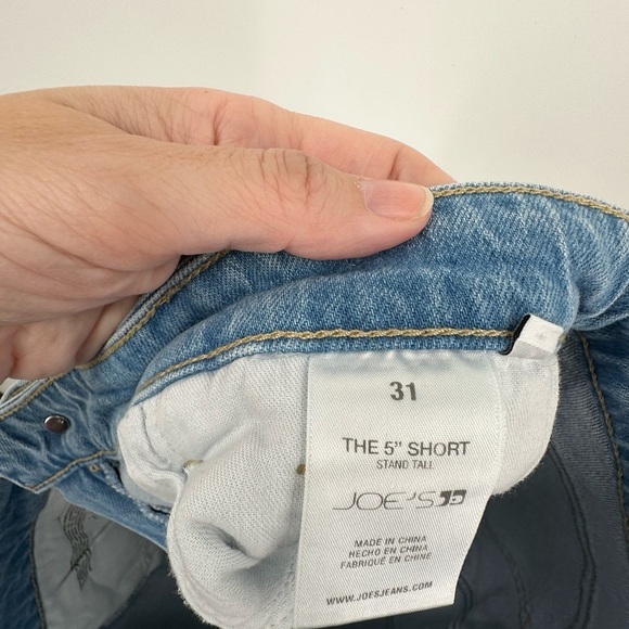Joe's Jeans Mid Rise 5' Short NWOT - Picture 6 of 8